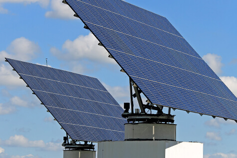 Sichere hysteresefreie Ausrichtung von Solaranlagen mit Metallbalg- und Elastomerkupplungen | RINGFEDER®