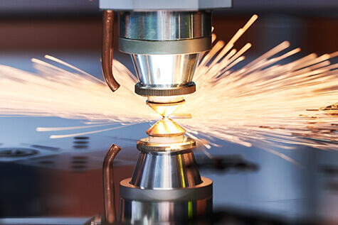 Absolut spielfreie, hochkompakte Elastomer- und Metallbalgkupplungen für Laserschneid-, Säge- und Zerkleinerungsmaschinen | RINGFEDER®